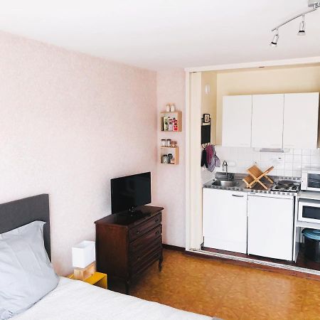 Paisible Studio Avec Agreable Loggia 2 Mn Du Centre Apartment Aix-les-Bains Bagian luar foto