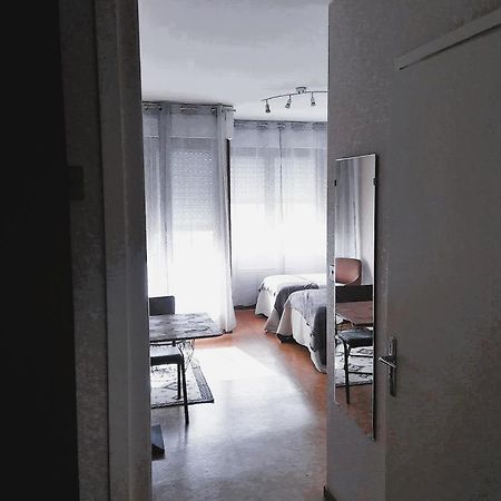 Paisible Studio Avec Agreable Loggia 2 Mn Du Centre Apartment Aix-les-Bains Bagian luar foto