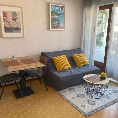 Paisible Studio Avec Agreable Loggia 2 Mn Du Centre Apartment Aix-les-Bains Bagian luar foto