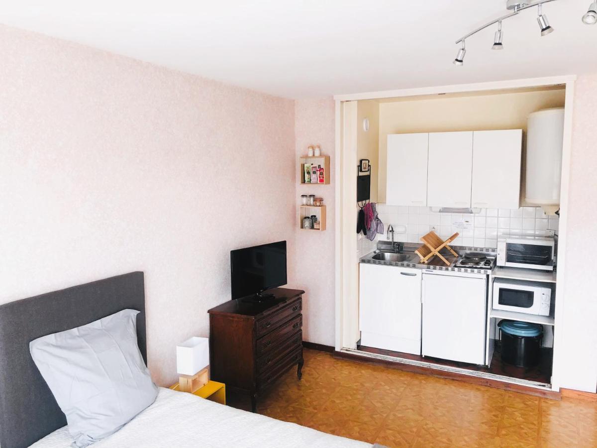 Paisible Studio Avec Agreable Loggia 2 Mn Du Centre Apartment Aix-les-Bains Bagian luar foto