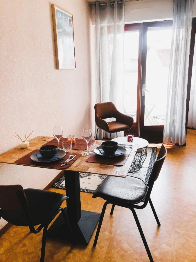 Paisible Studio Avec Agreable Loggia 2 Mn Du Centre Apartment Aix-les-Bains Bagian luar foto