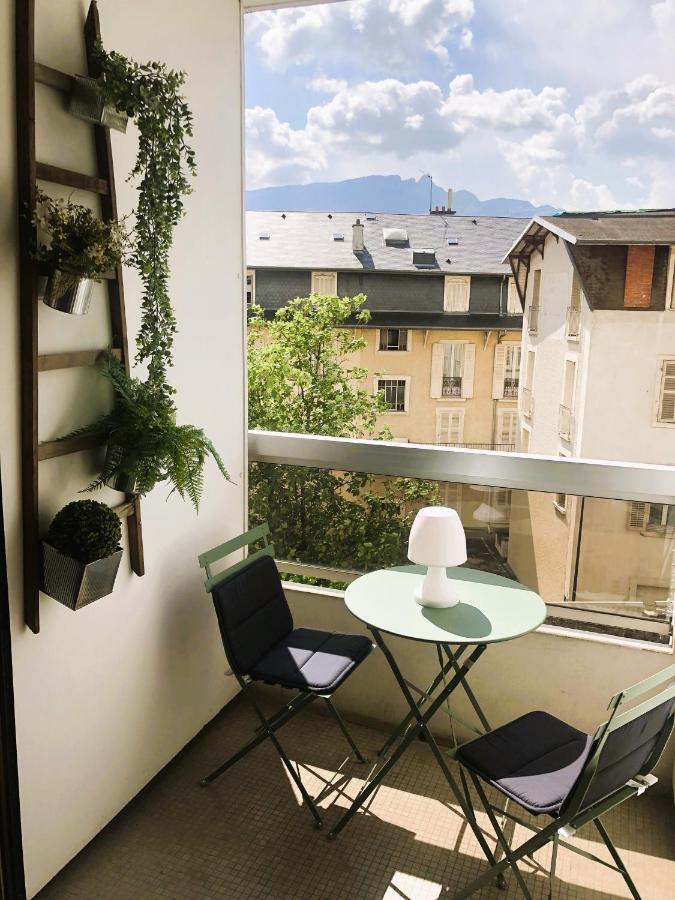 Paisible Studio Avec Agreable Loggia 2 Mn Du Centre Apartment Aix-les-Bains Bagian luar foto